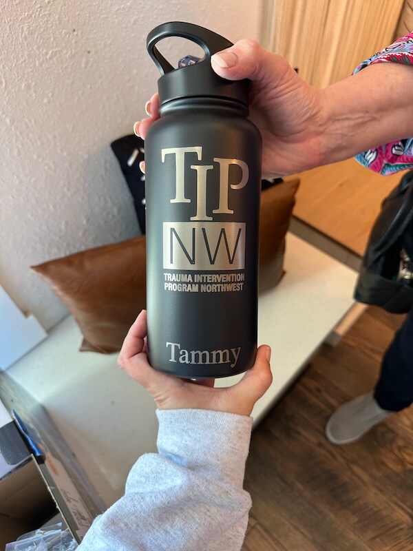 Custom Engraved 32 Oz Insulated Water Bottle image 4